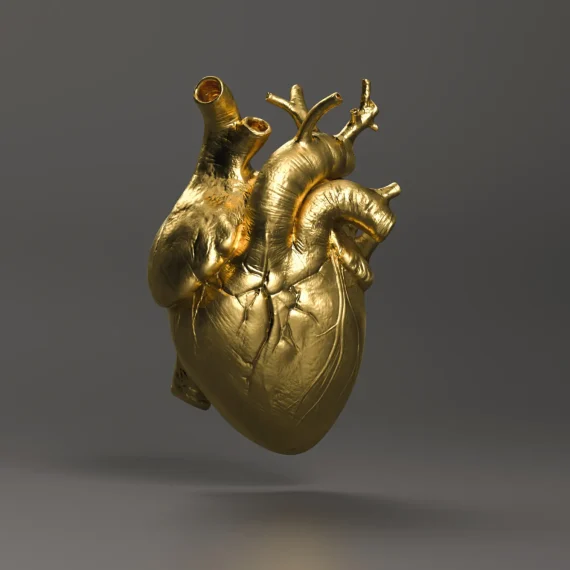 escultura metal corazon